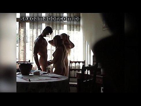 ❤️ Teman seks mengundang pria raksasa dan threesome bersamanya ❤️ porno indah pada kami